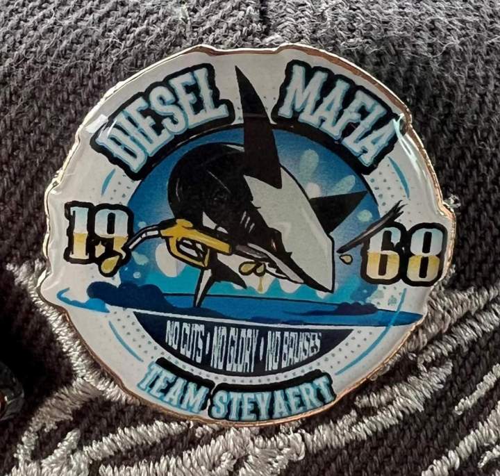 Pin's Requin Plaisir