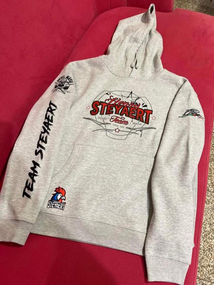 Vene de sweat a capuche Plaisir